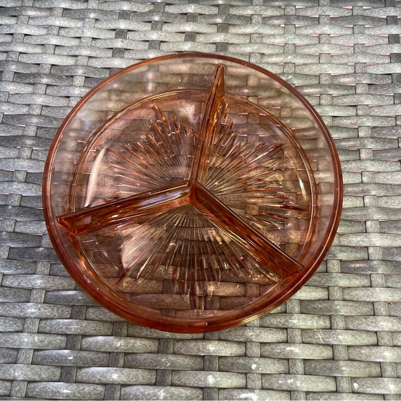 Vintage Pink Depression Glass 3 Part Divided Starburst Dish Candy Nut Relish - Picture 1 of 4
